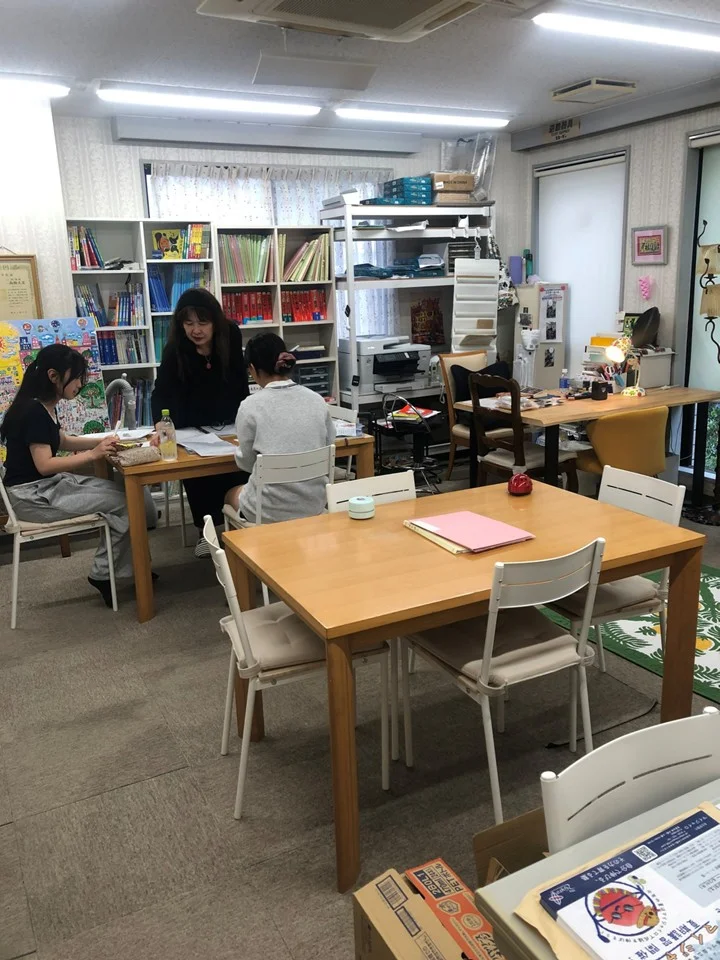 たまプラーザ教室で生徒が学習している様子